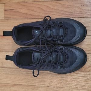 Nike Air Max Axis